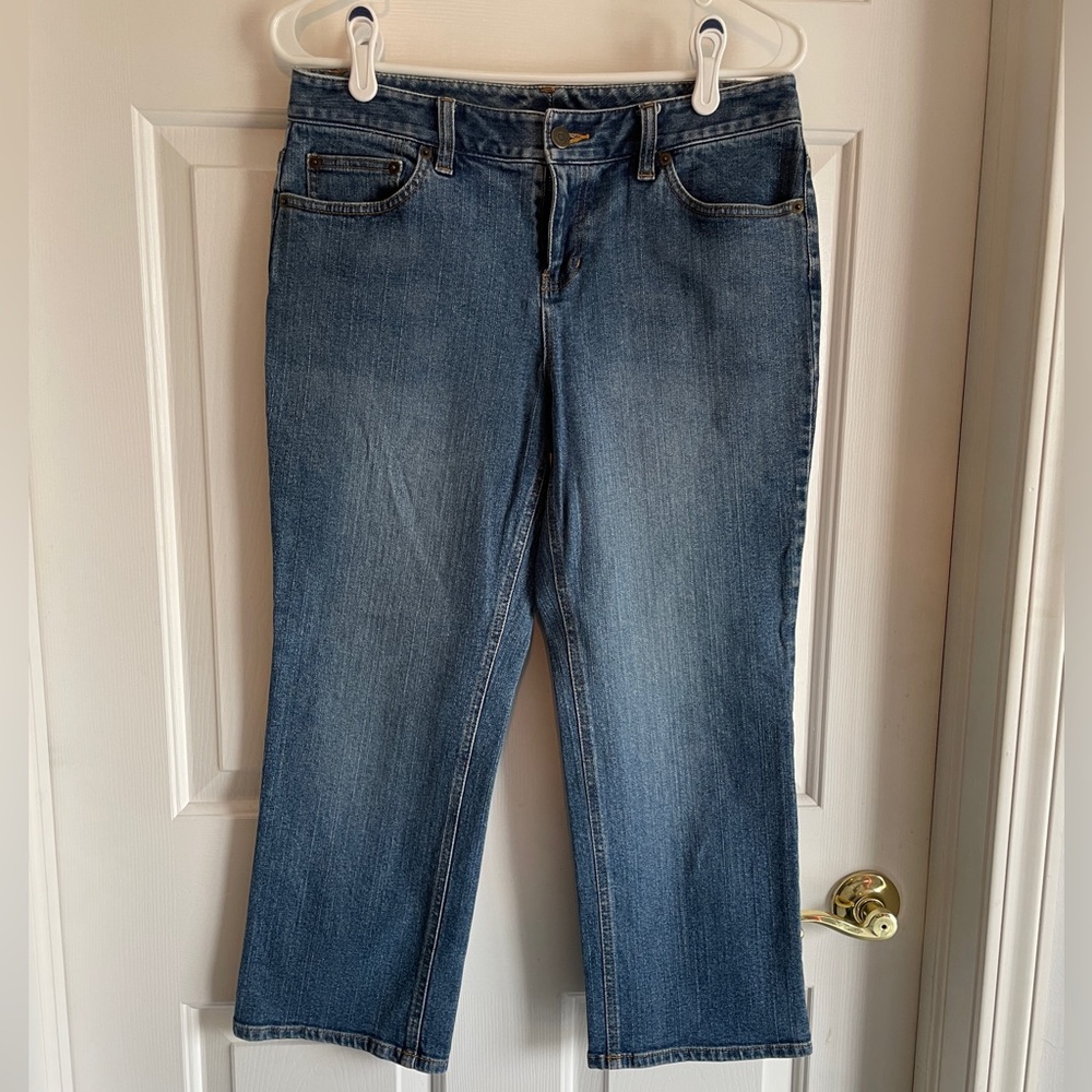 LOFT Jean Capri. Size 6.